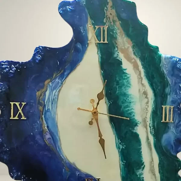Zigzag blue resin wall clock