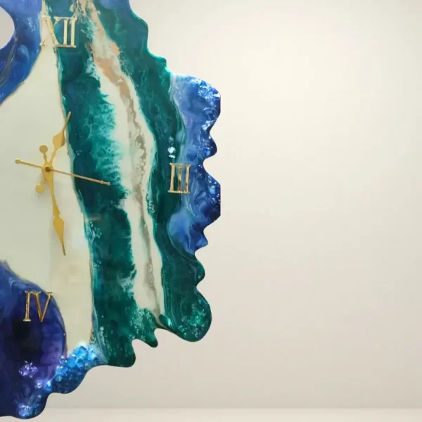 Zigzag blue resin wall clock